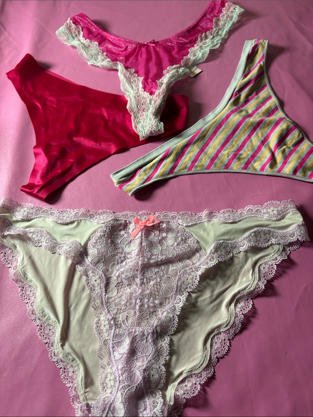 Women’s Lace Trim & Bikini Panty Set - Pink Mix